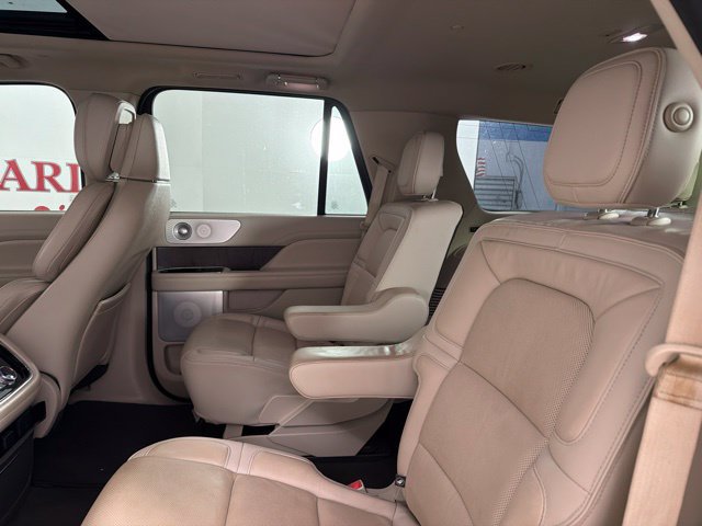 Used 2018 Lincoln Navigator Reserve w/ Technology Package AWD/4WD image 28