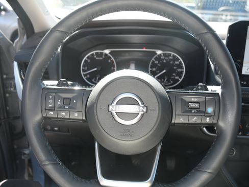 Used 2023 Nissan Rogue SL w/ SL Premium Package image 14