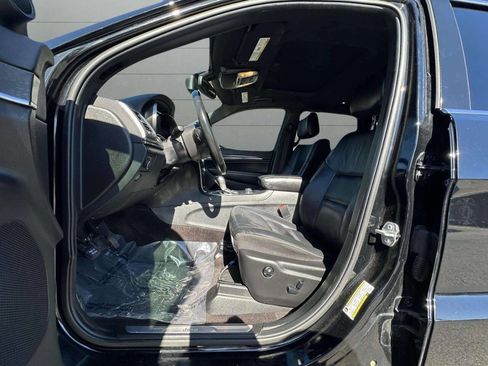 Used 2018 Jeep Grand Cherokee Limited image 16