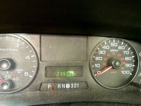 Used 2007 Ford F550 2WD Regular Cab Super Duty image 6