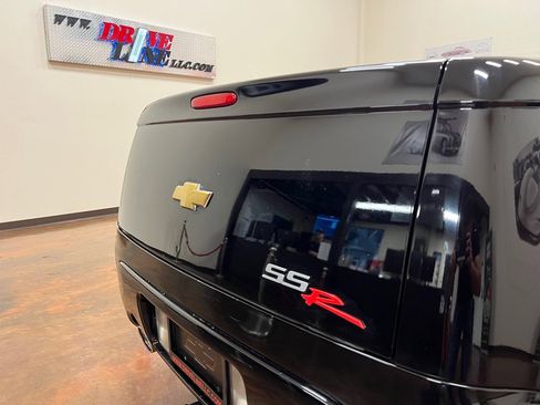 Used 2004 Chevrolet SSR w/ Preferred Equipment Group image 47