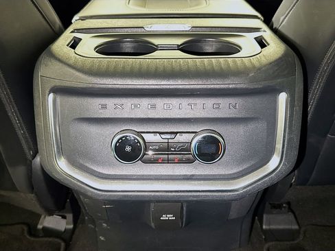 Used 2025 Ford Expedition Max Platinum image 25