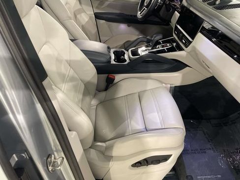 Certified 2022 Porsche Cayenne AWD/4WD image 23