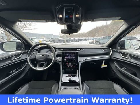 New 2025 Jeep Grand Cherokee Laredo image 14