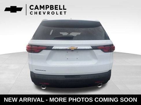 Used 2023 Chevrolet Traverse LS FWD image 4