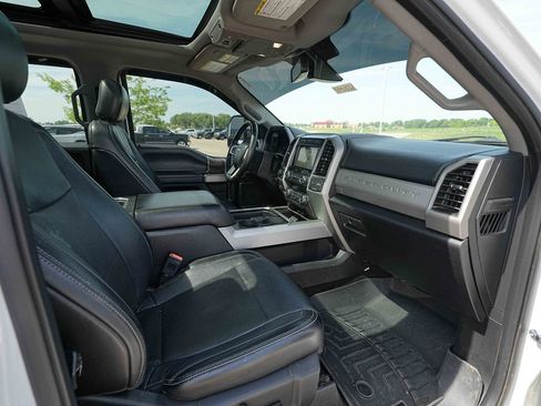 Used 2019 Ford F250 Lariat w/ Lariat Ultimate Package AWD/4WD image 19
