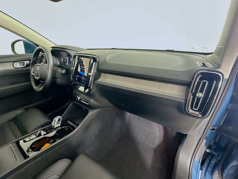 Used 2025 Volvo XC40 B5 Ultra w/ Climate Package AWD/4WD image 44