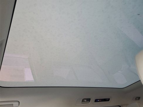 New 2025 Volkswagen ID. Buzz 1st Edition image 9