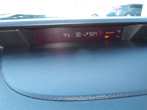 Used 2012 Subaru Legacy 2.5i Premium w/ All-Weather Pkg image 17