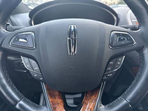 Used 2018 Lincoln MKX Select w/ Select Plus Package image 24