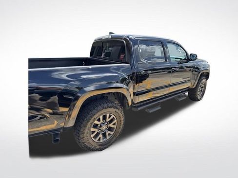 Used 2023 Toyota Tacoma SR5 w/ Technology Package AWD/4WD image 5