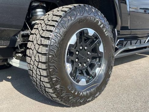 New 2025 GMC Hummer EV 3X w/ Extreme Off-Road Package image 12