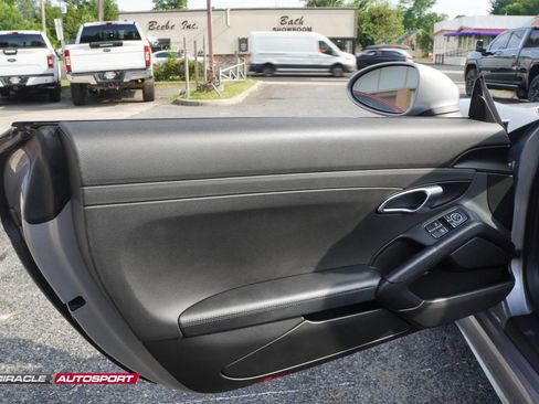 Used 2018 Porsche 718 Boxster S RWD image 16