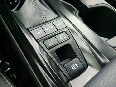 Certified 2026 Toyota Camry Hybrid FWD image 23