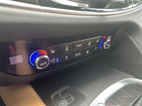 Used 2020 Buick Enclave Premium image 17