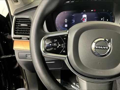 Used 2024 Volvo XC90 B6 Plus image 18