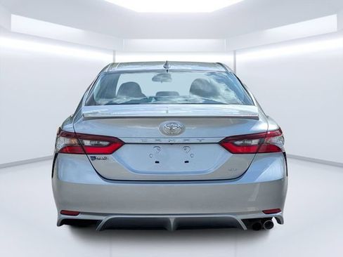 Used 2024 Toyota Camry SE FWD image 4