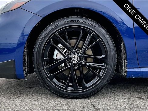 Used 2025 Toyota Camry SE image 32