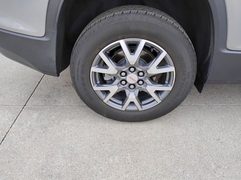 Used 2023 GMC Acadia SLT FWD image 27