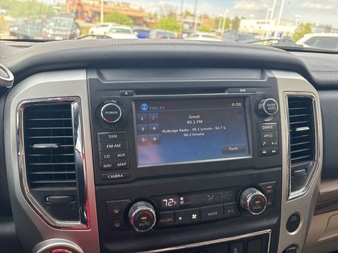 Used 2018 Nissan Titan SL w/ Chrome Package image 21