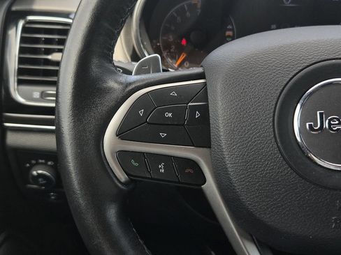 Used 2019 Jeep Grand Cherokee Overland AWD/4WD image 16