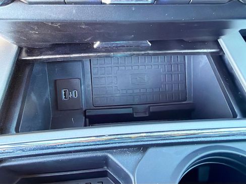 Used 2022 Ford F250 Lariat w/ Black Appearance Package image 28