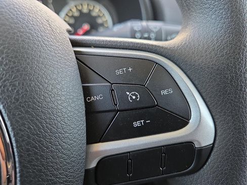 Used 2023 Jeep Renegade Latitude image 18