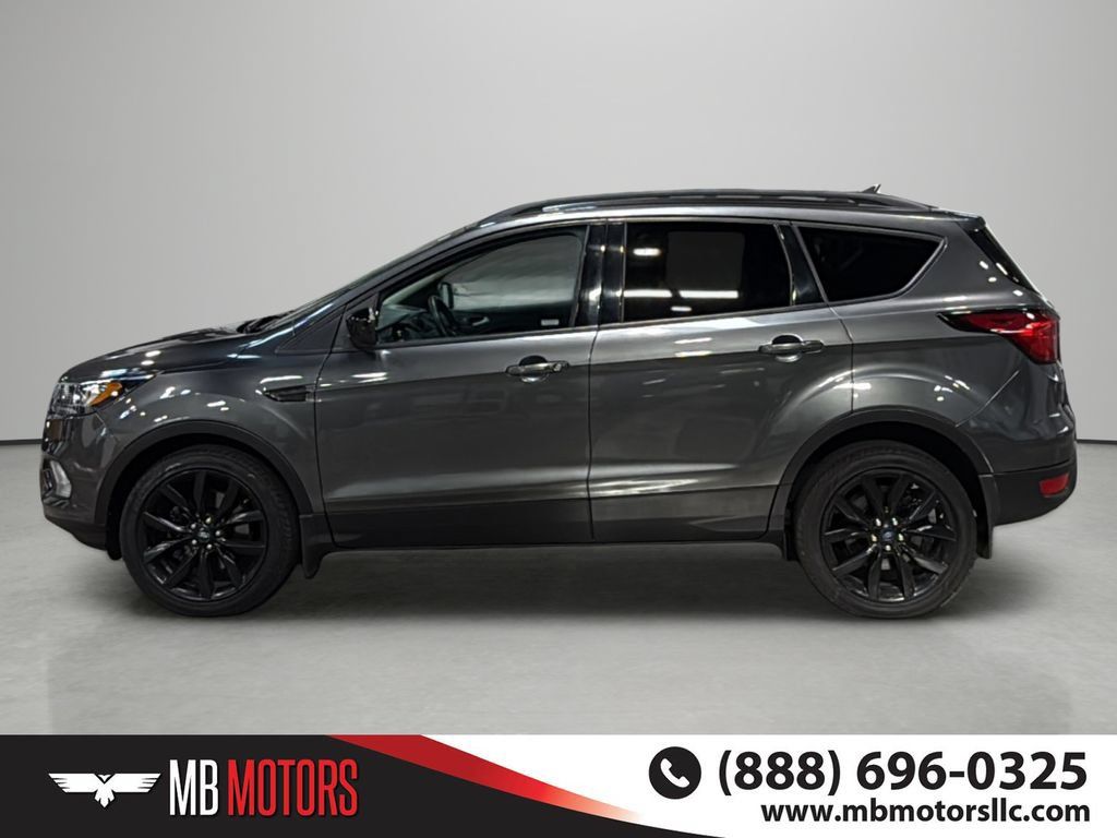 Used 2019 Ford Escape SE w/ SE Sport Appearance Package AWD/4WD image 2