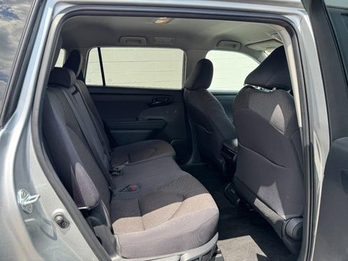 Used 2023 Toyota Highlander FWD image 10
