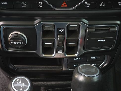 Used 2021 Jeep Wrangler Unlimited Sahara image 26