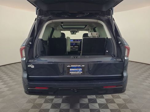 Used 2025 Lincoln Navigator Reserve AWD/4WD image 27