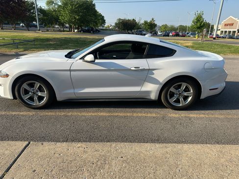 Used 2020 Ford Mustang Coupe RWD image 8