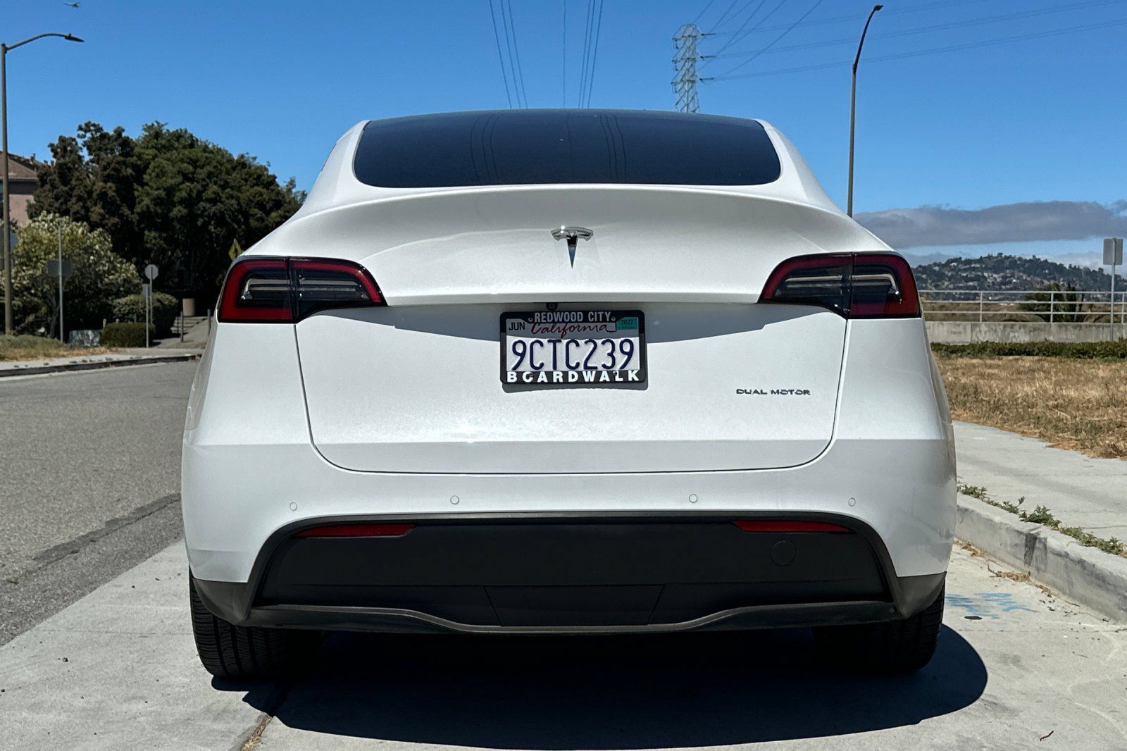 Used 2022 Tesla Model Y Long Range AWD/4WD image 5