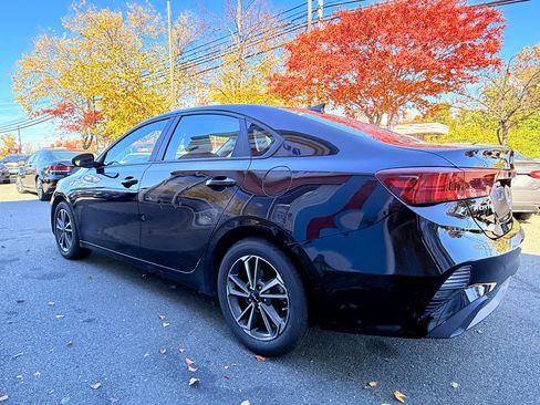 Used 2023 Kia Forte LXS image 7