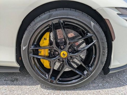 Used 2022 Ferrari Roma RWD image 10