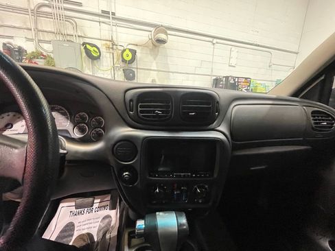 Used 2008 Chevrolet TrailBlazer SS w/ Sun And Sound Package image 32