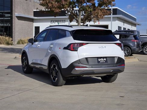 New 2026 Kia Sportage EX image 3