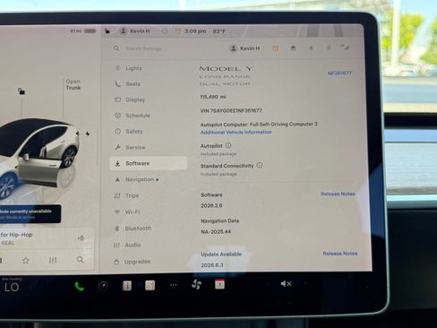 Used 2022 Tesla Model Y Long Range image 32