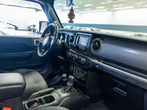 Used 2020 Jeep Wrangler Sport AWD/4WD image 10