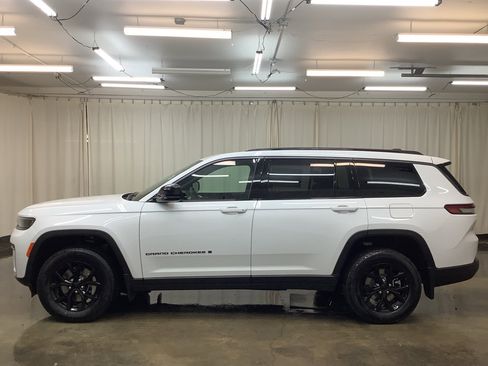 New 2026 Jeep Grand Cherokee L 4WD image 10