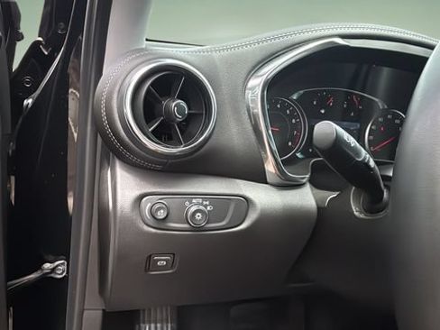 Used 2024 Chevrolet Blazer LT FWD image 22