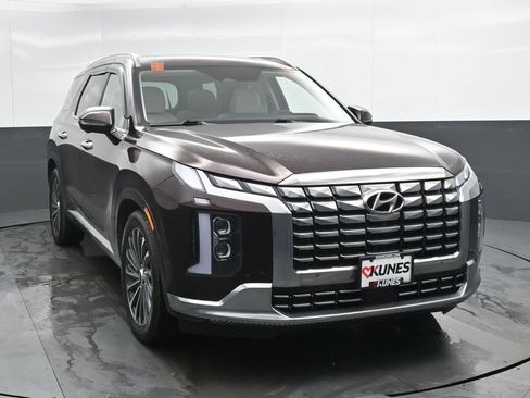 Used 2024 Hyundai Palisade Calligraphy image 5
