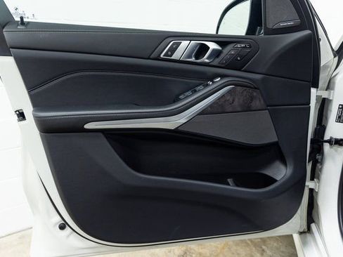 Certified 2025 BMW X7 M60i image 13