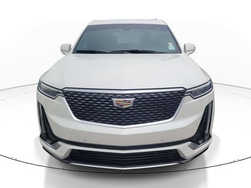 Used 2021 Cadillac XT6 Premium Luxury FWD image 2