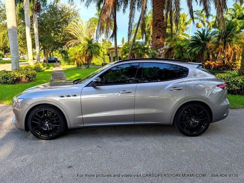 Used 2021 Maserati Levante AWD/4WD image 6