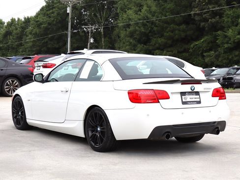 Used 2011 BMW 335i Convertible RWD image 9