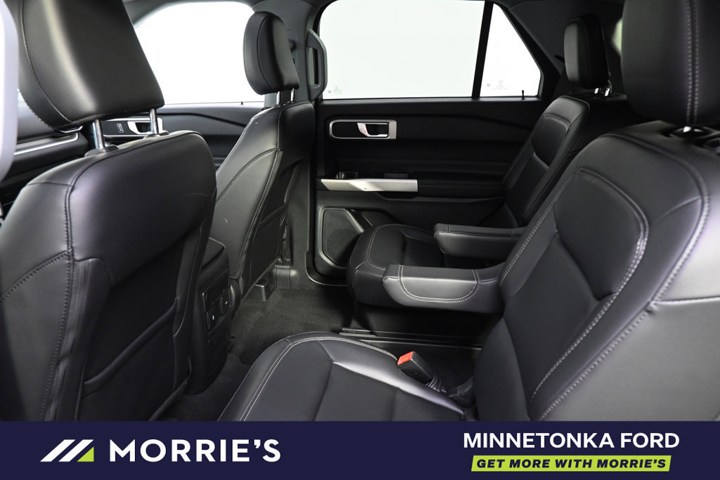 Used 2023 Ford Explorer XLT w/ Equipment Group 202A AWD/4WD image 21