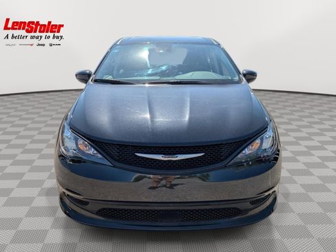 Used 2023 Chrysler Voyager LX FWD image 8