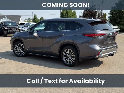 Used 2022 Toyota Highlander Platinum AWD/4WD image 4