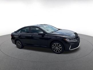 Used 2025 Volkswagen Jetta SE FWD video 2
